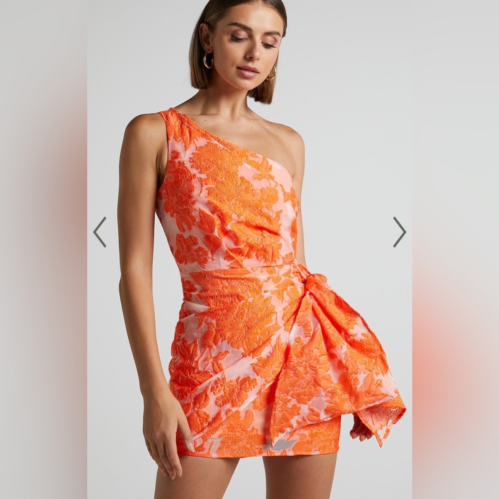 SHOWPO ONE SHOULDER MINI DRESS!